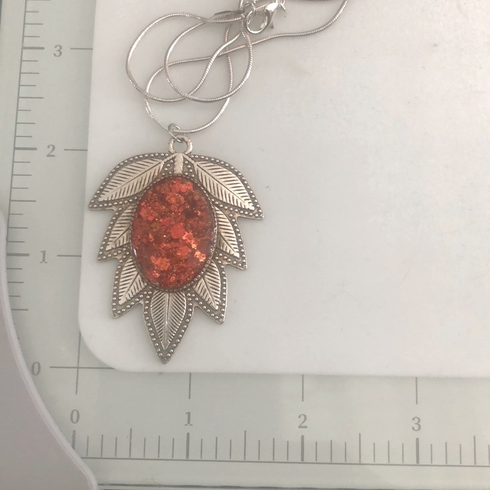 Beautiful glitter and resin necklace - Picture 4 of 6
